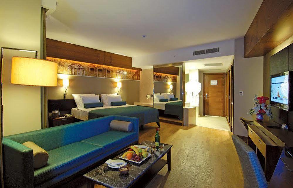 Commodore Elite Suites & Spa Ultra All Inclusive (Adults Only) Evrenseki المظهر الخارجي الصورة
