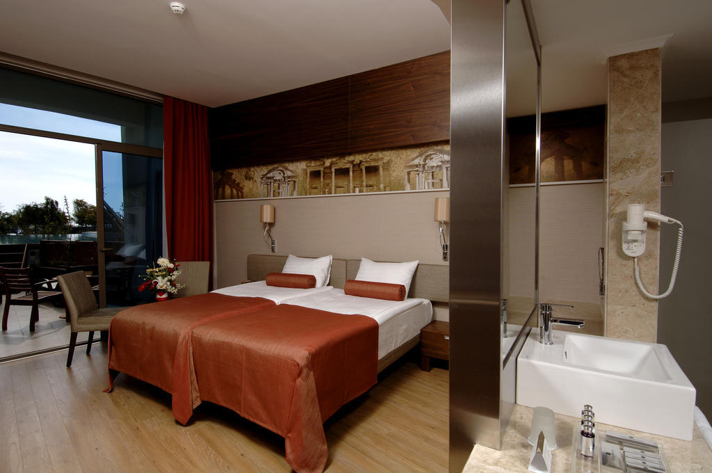Commodore Elite Suites & Spa Ultra All Inclusive (Adults Only) Evrenseki المظهر الخارجي الصورة